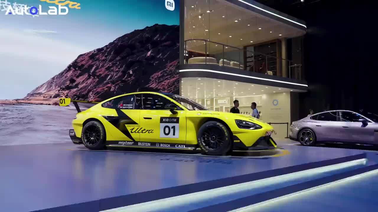 小米展示SU7 Ultra原型车,纽北全球最速四门车来了_凤凰网视频_凤凰网