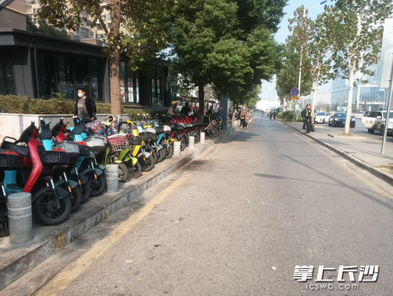 整治后，道路一下就宽敞了。长沙晚报通讯员 郑伟 供图