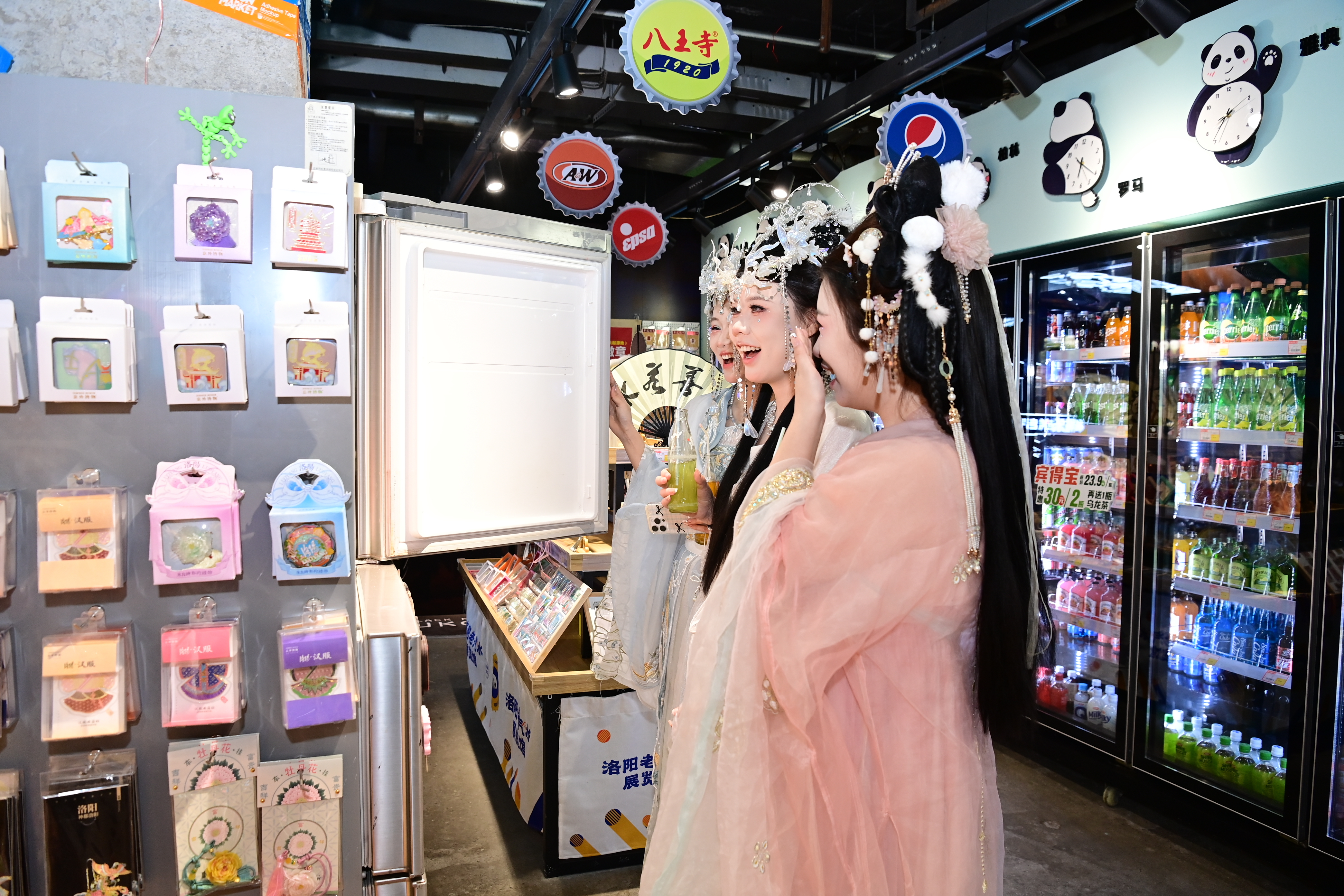 国内首个老汽水主题展览馆落地洛邑古城