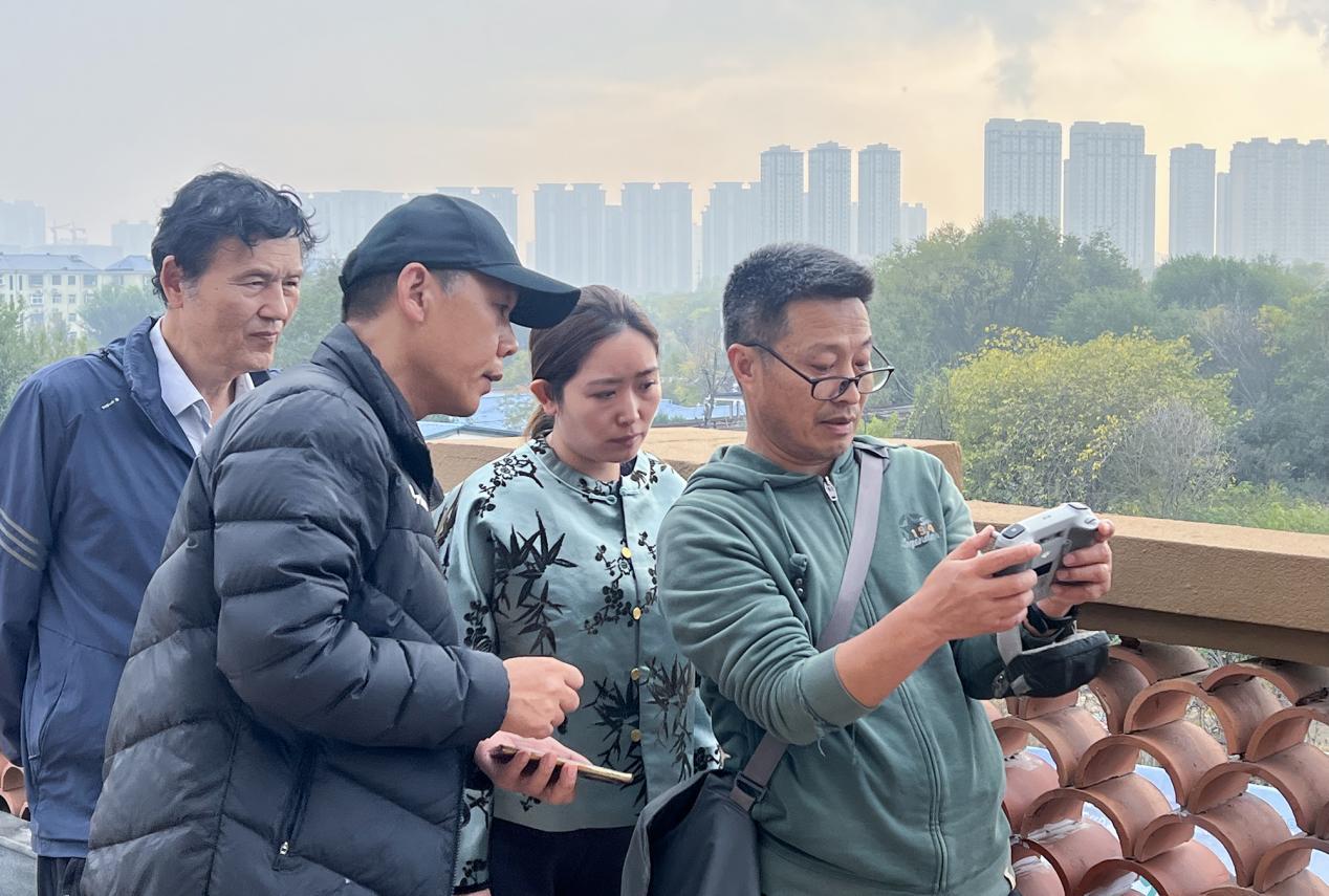 摄影家在华拓电力装备集团采风