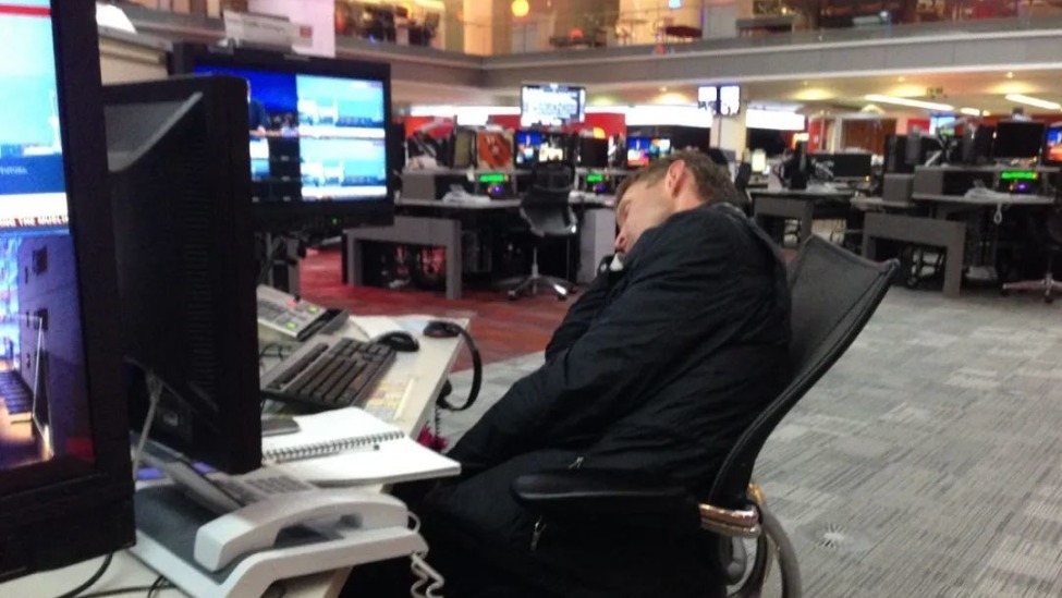 当职场“牛马打工人”具像化 网友：刷到自己了