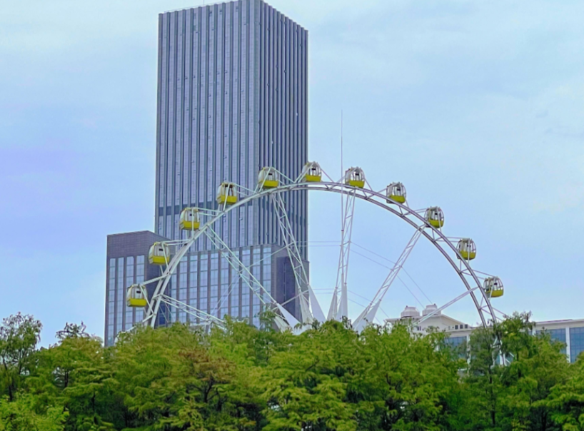 武汉中山公园摩天轮。图/九派新闻记者陶思宇 摄