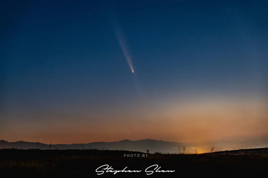 萃英山上的彗星