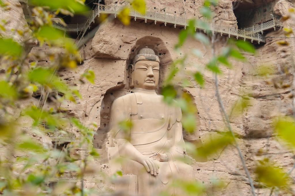 这是11月11日拍摄的炳灵寺石窟第171龛唐代石胎泥塑大佛