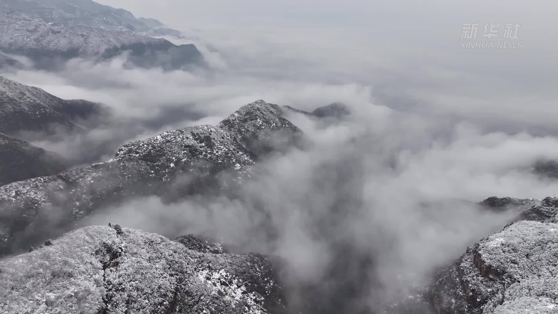 雪落五老峰 壮美如画卷