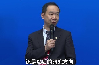 郭嵩：AI在某些领域会超过人，但意识及情感距离人还有距离