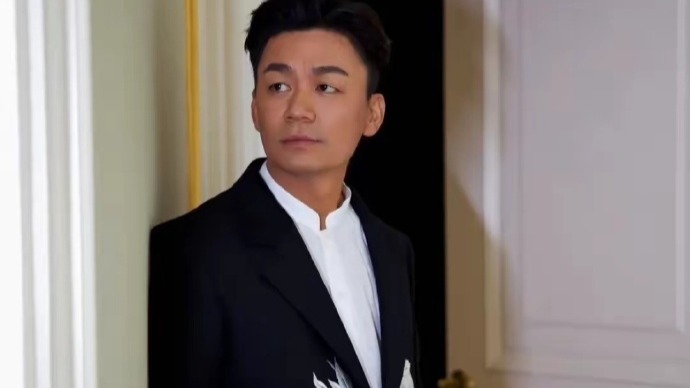 《八角笼中》制片人晒转账记录力挺王宝强 指责俱乐部贪得无厌封面图