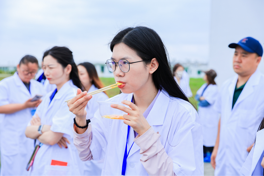 可生食还富硒 海垦300万只蛋鸡全产业链获全国网媒行代表点赞