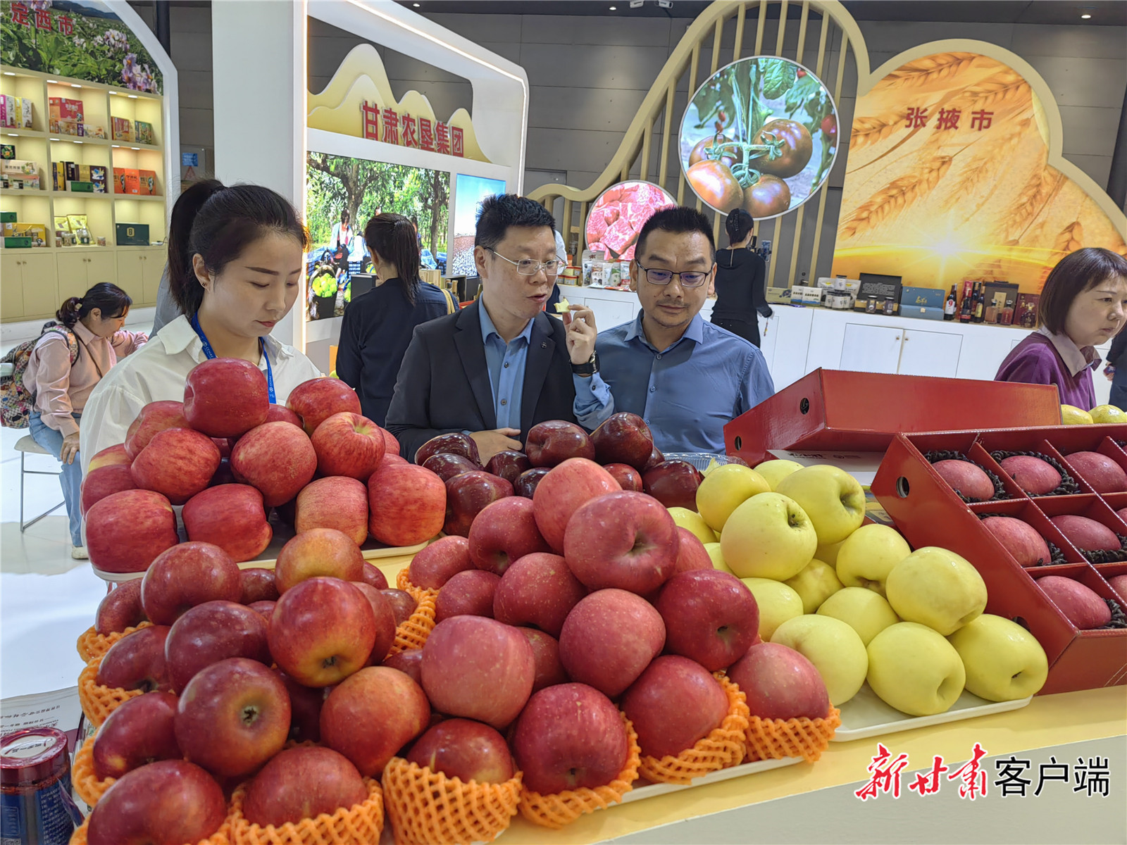 “甘味”农产品亮相第二十五届中国中部（湖南）农业博览会　本文图片均由新甘肃·甘肃日报记者　王朝霞　摄