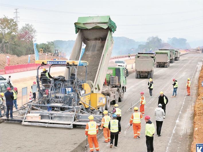 施工现场 楚天都市报极目新闻记者梁传松摄