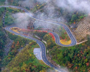 三峡库区：山路弯弯山乡美