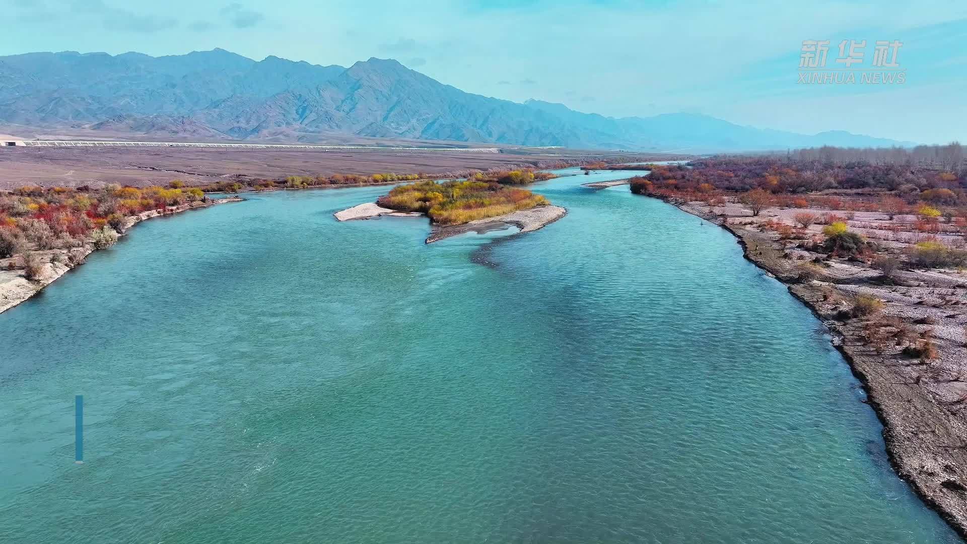 新疆伊犁河：碧波荡漾景正好