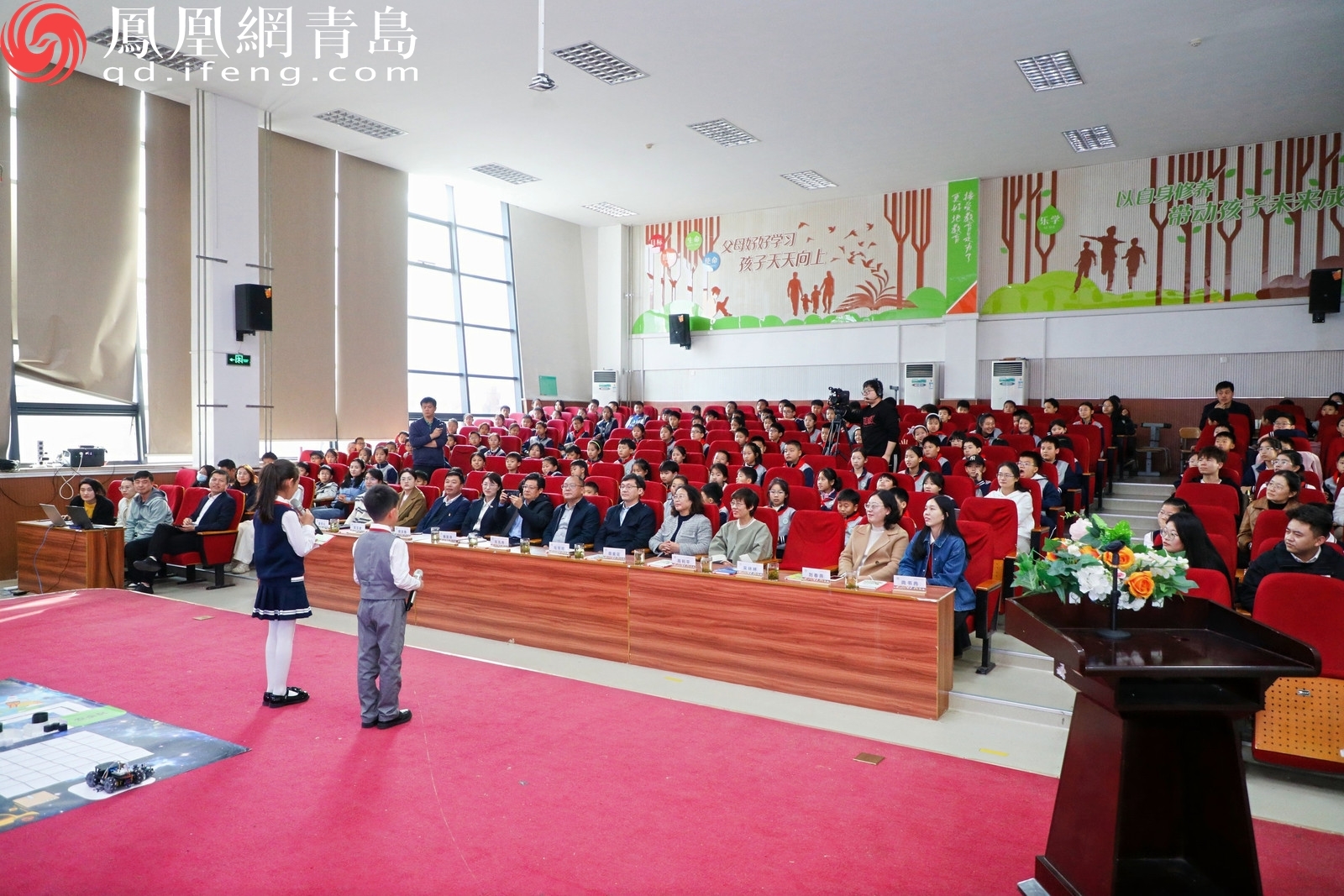 赴一场跨越山海的科学教育之约，在崂山区第二实验小学领略科学教育的“魔法世界”