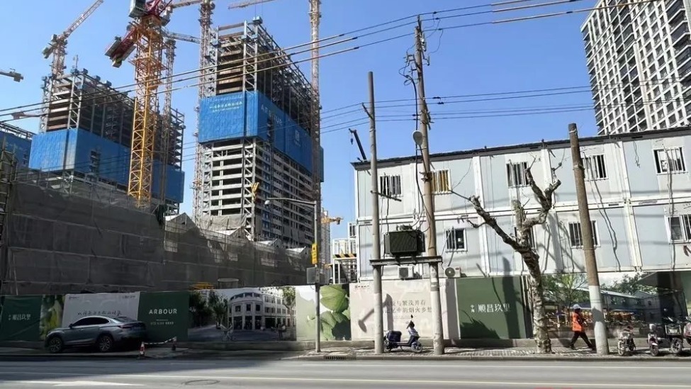 再现“千人摇”！上海高端豪宅扎堆入市，多盘频创销售纪录_凤凰网