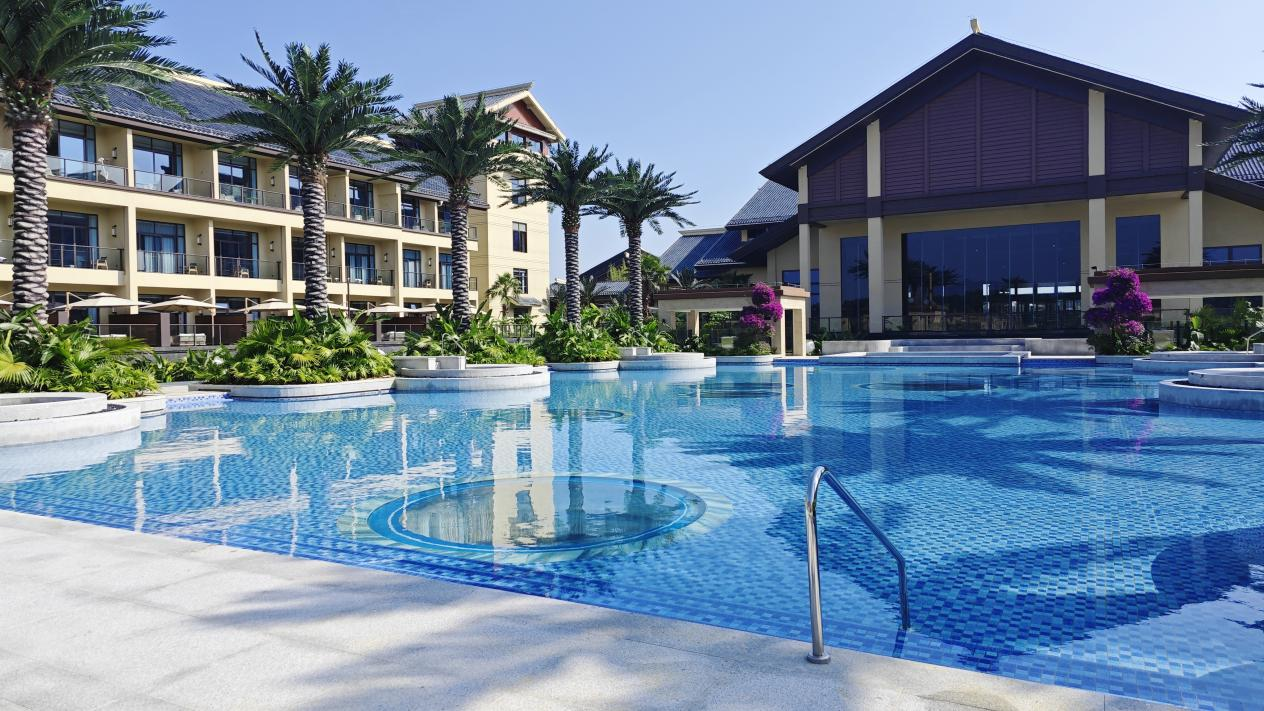 仙女湖天沐温泉度假酒店露天戏水池。澎湃新闻记者 罗振宇 图