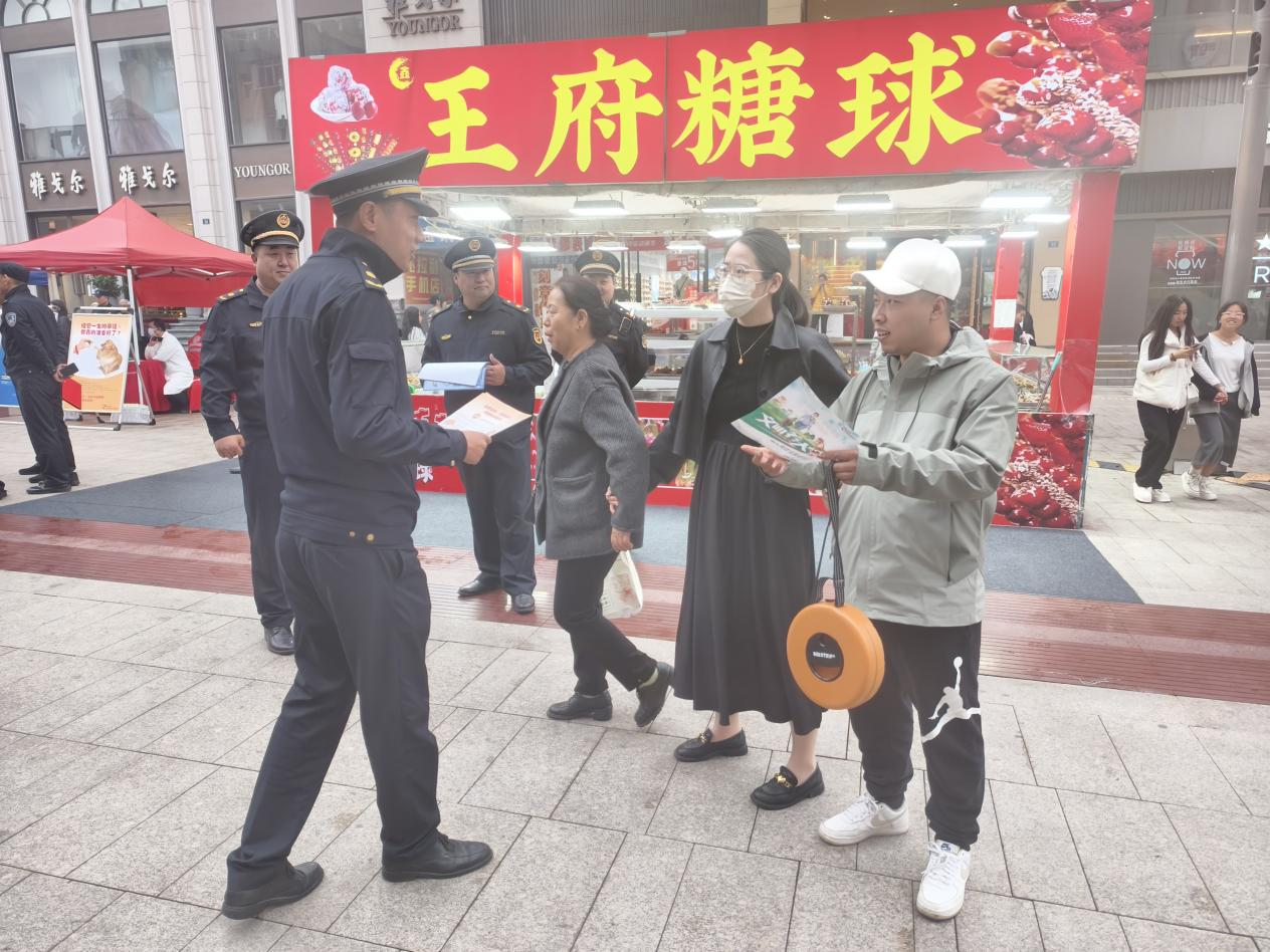 新时代文明实践——台东街道开展“文明养犬 从我做起”主题宣传活动