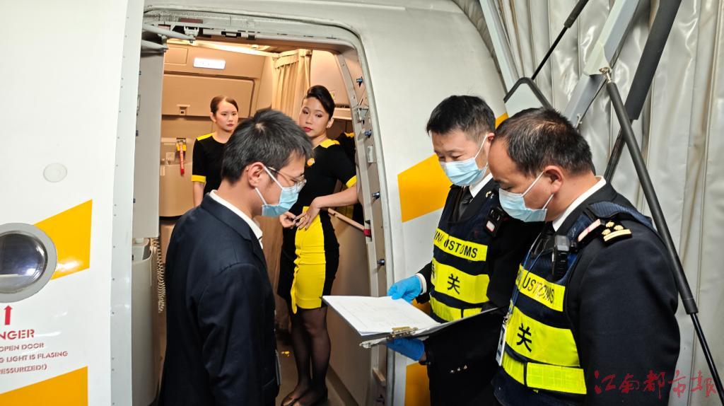 前10月海关监管昌北机场口岸进出境旅客16.5万人次