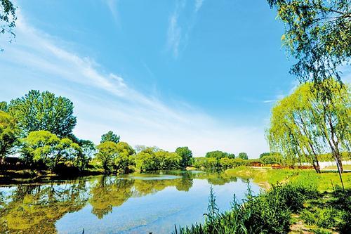 戴河风光。 李志勇摄