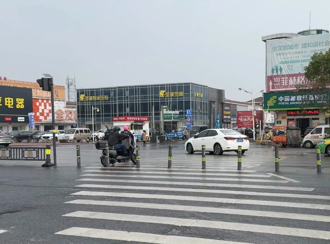 （香江建材市场西路口）