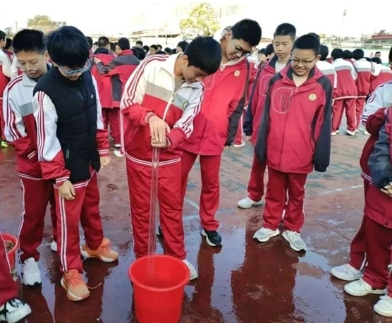 宁晋县第八中学举办第二届校园科技节