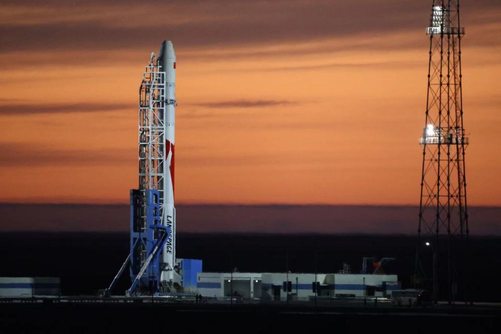 图为朱雀二号改进型遥一运载火箭（蓝箭航天供图）