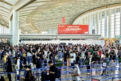 前10月昌北机场进出境旅客同比增长1.9倍