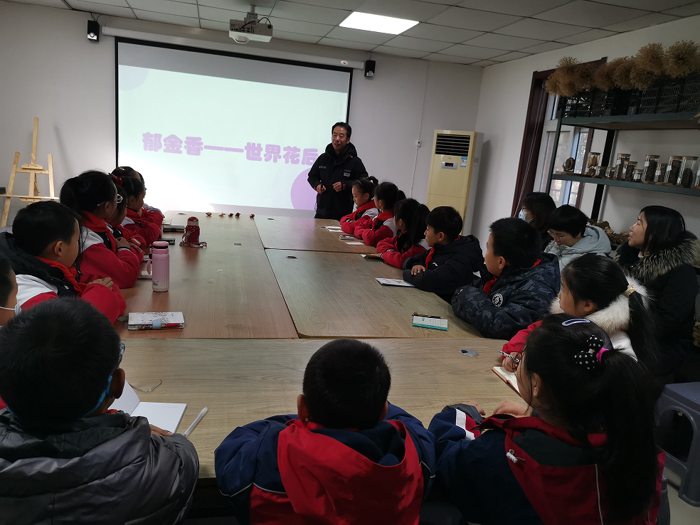 保定市植物园挂牌“博士工作站”新市民园长开启自然科普新篇章