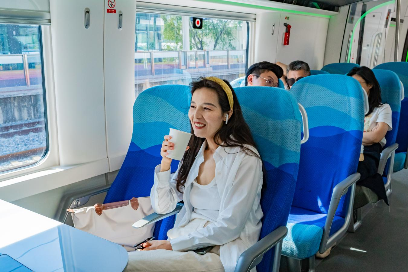 “来自吉贝的邀约”运动会媒体采风团 体验三乐旅游铁路，打卡5A景区大小洞天