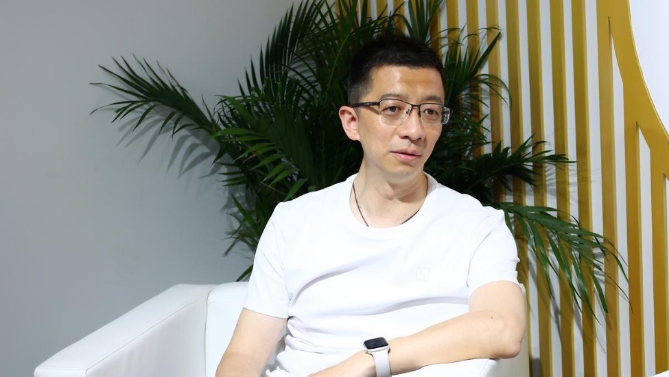 极氪副总裁朱凌回应运输极氪X起火:系货车刹车高温引起_凤凰网