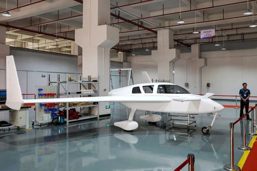 2023年9月，通用航空首架莞产飞机点火成功，标志着东莞实现了在飞机制造上“零的突破”。