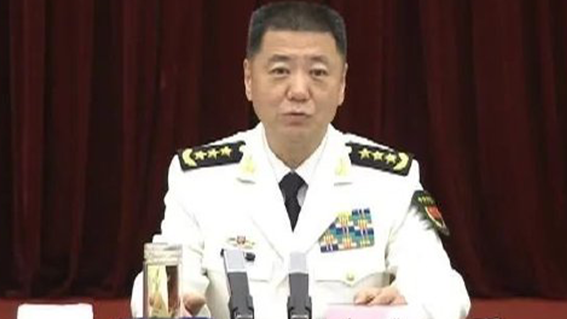 中央军委委员苗华被停职检查