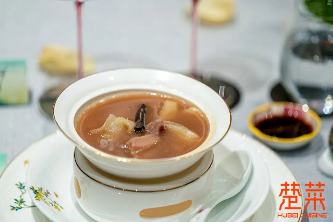 △洪湖莲藕花胶暖胃汤
