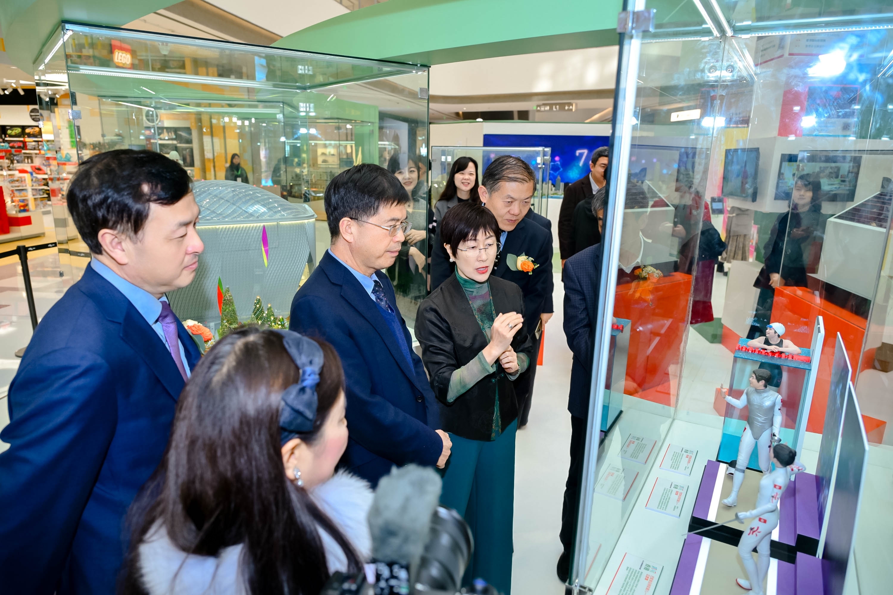 于方寸间“微”观香港！“趣玩香港&middot;2024香港微型艺术展”在合肥揭幕