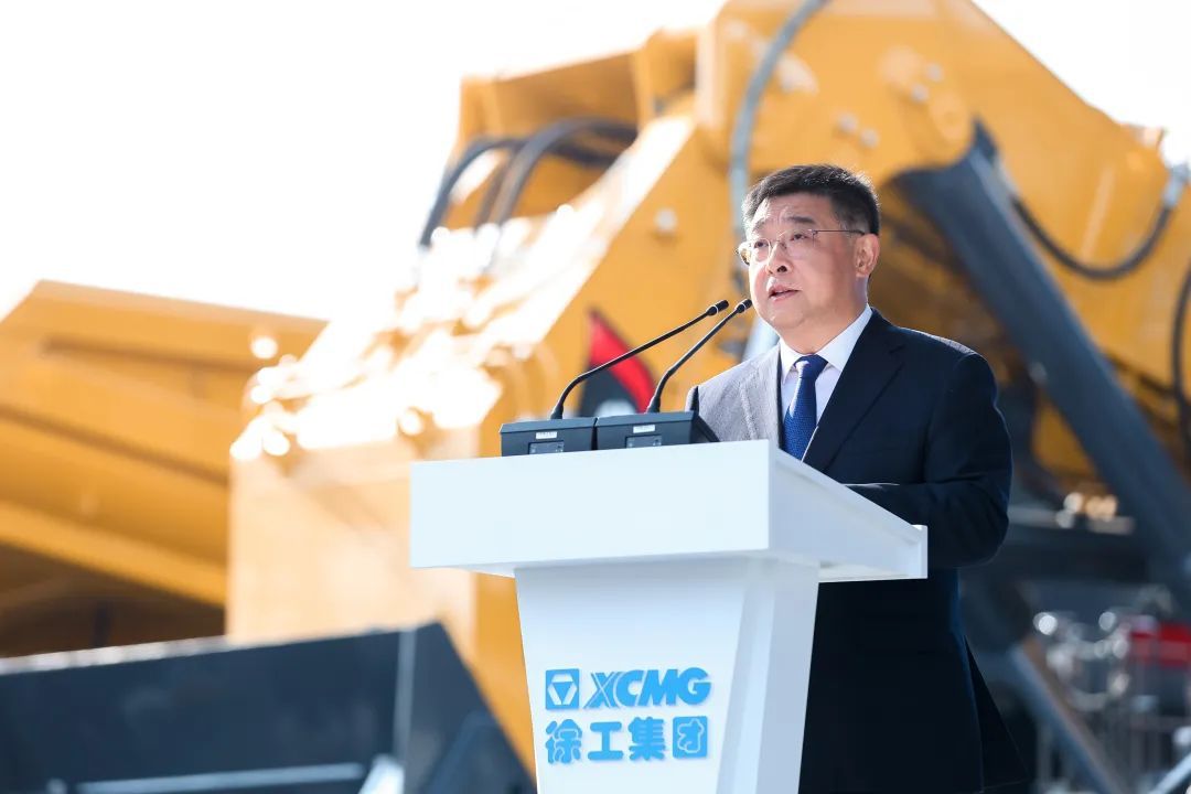 追光而遇，万象生辉！徐工震撼亮相bauma CHINA 2024