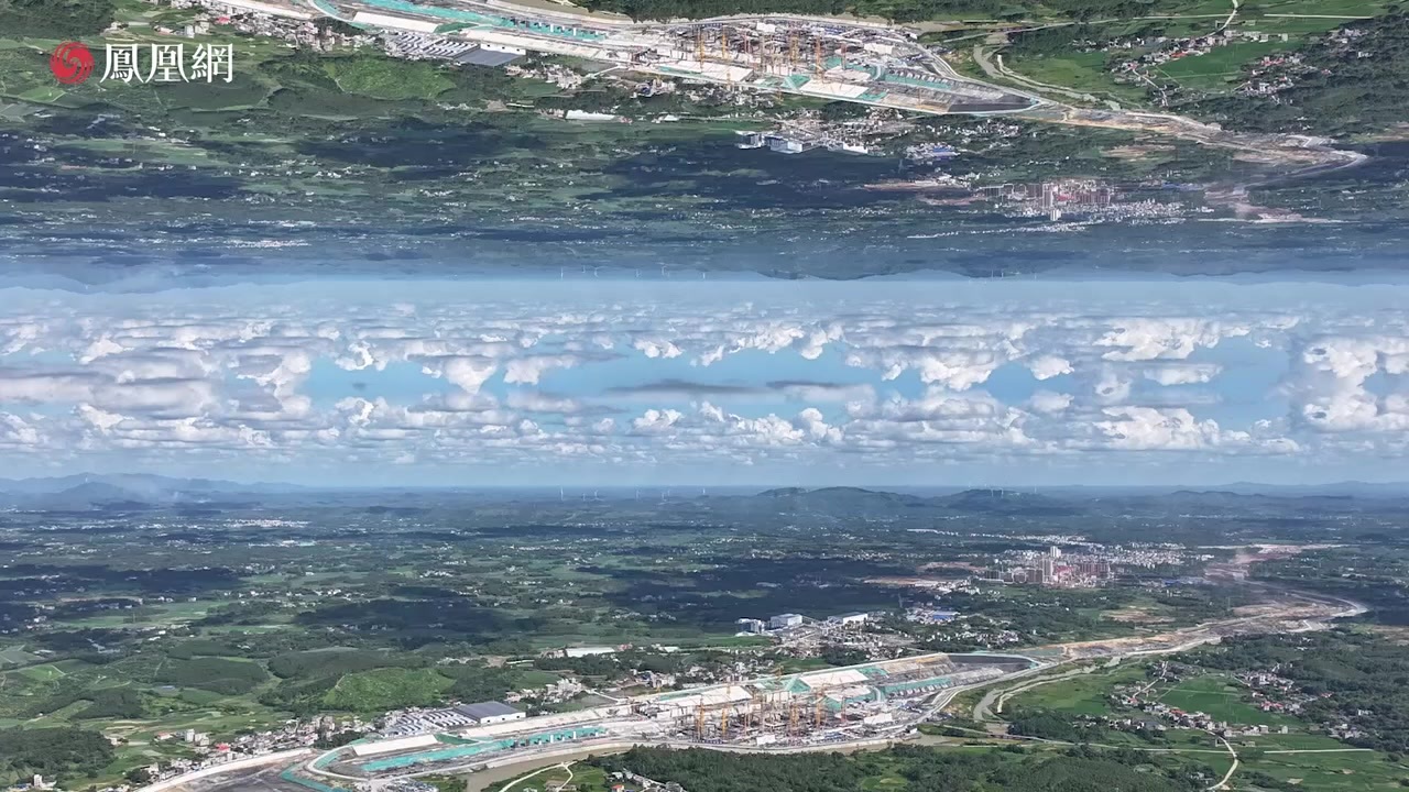 平陆运河，北起广西平塘江口，沿钦江向南进入钦州北部湾，是新中国成立以来建设的第一条通江达海的运河工程，预计2026年底建成通航。作为西部陆海新通道，平陆运河建成后将成为西南地区运距最短、花费最低的出海