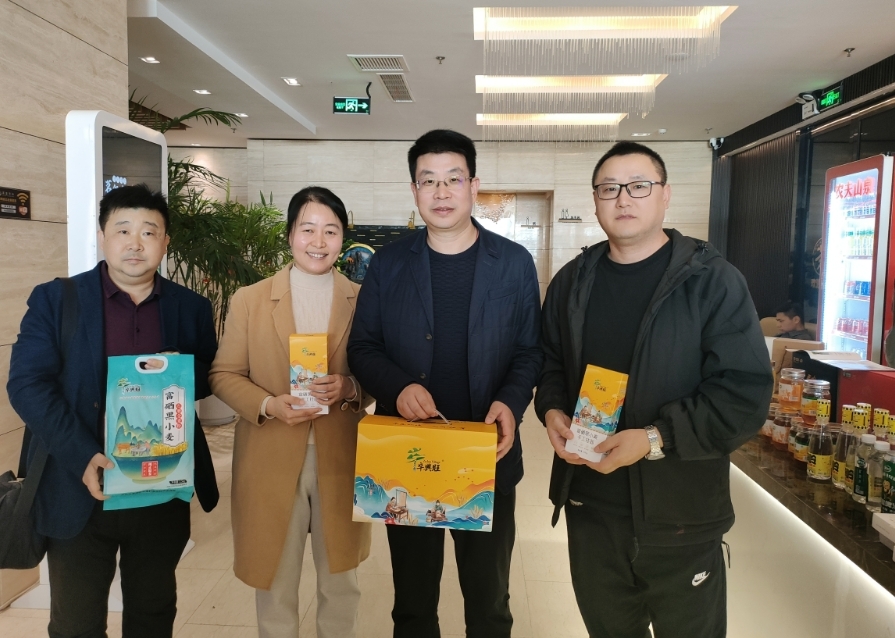 渭滨区卒落村：尝到富硒黑小麦经济“甜头”