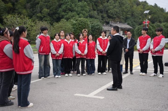 江西传媒职业学院师生赴婺源石门村开展主题研学