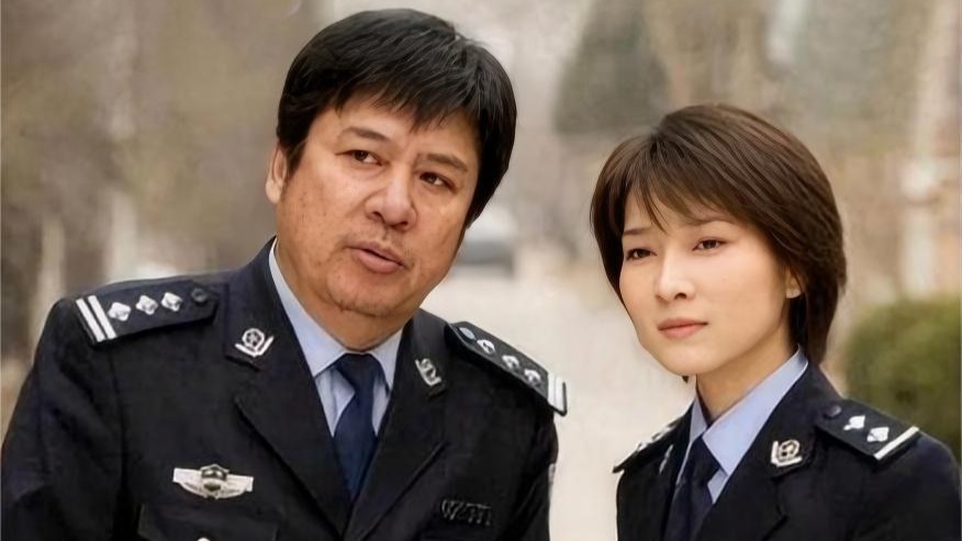 演员张潮：再婚娶内蒙古妻子，62岁又做父亲，大女儿是知名演员封面图