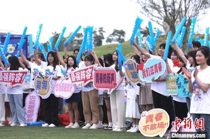 圖為共青城富華山旅游區首屆青春音樂會。共青城市融媒體中心供圖