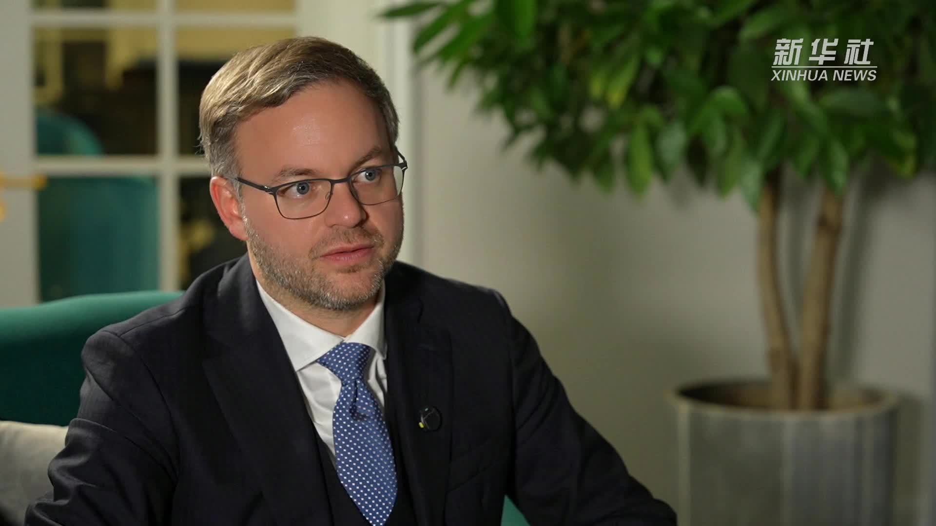 匈牙利总理政策研究室主任：中国的发展对所有国家来说都是机遇