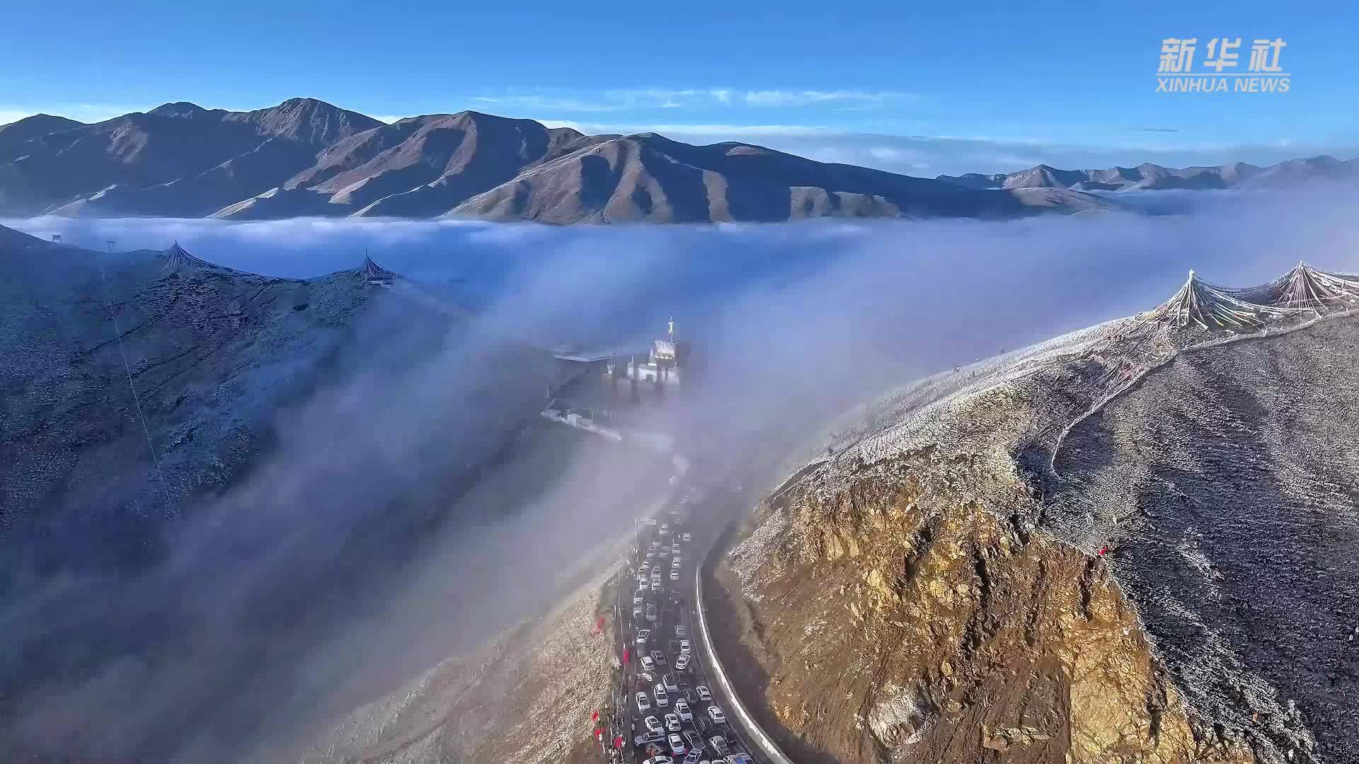 在拉脊山邂逅日出云海