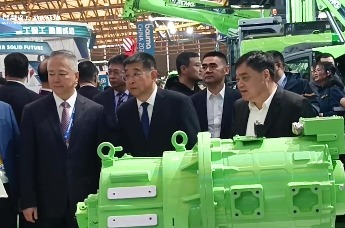 论剑宝马展，徐工传动重装亮相