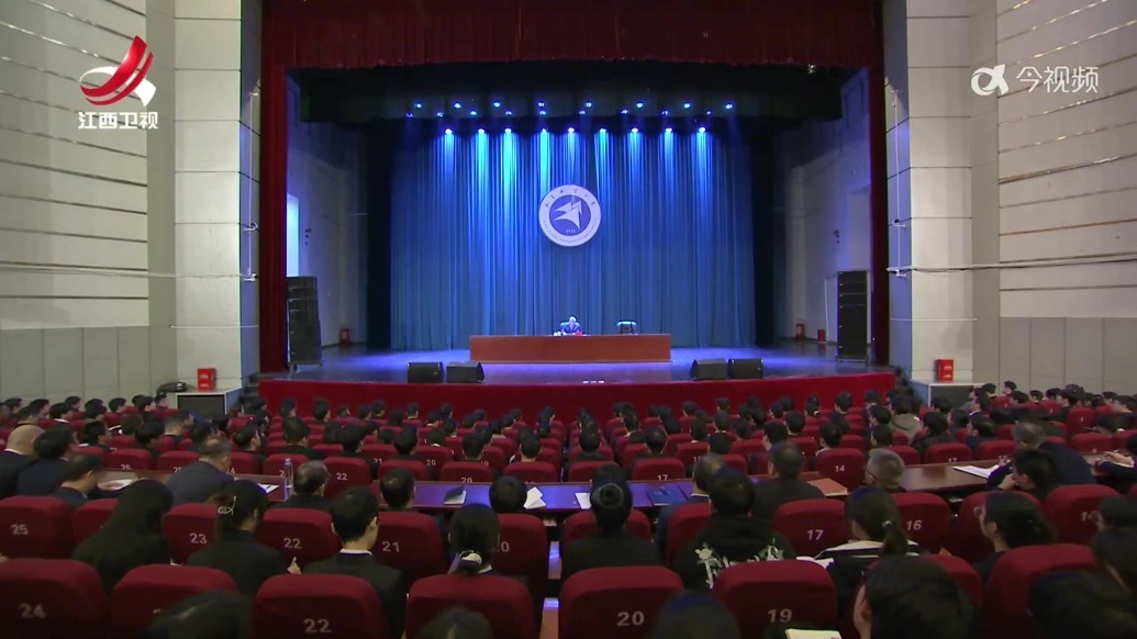 尹弘在南昌航空大学作形势与政策报告并调研