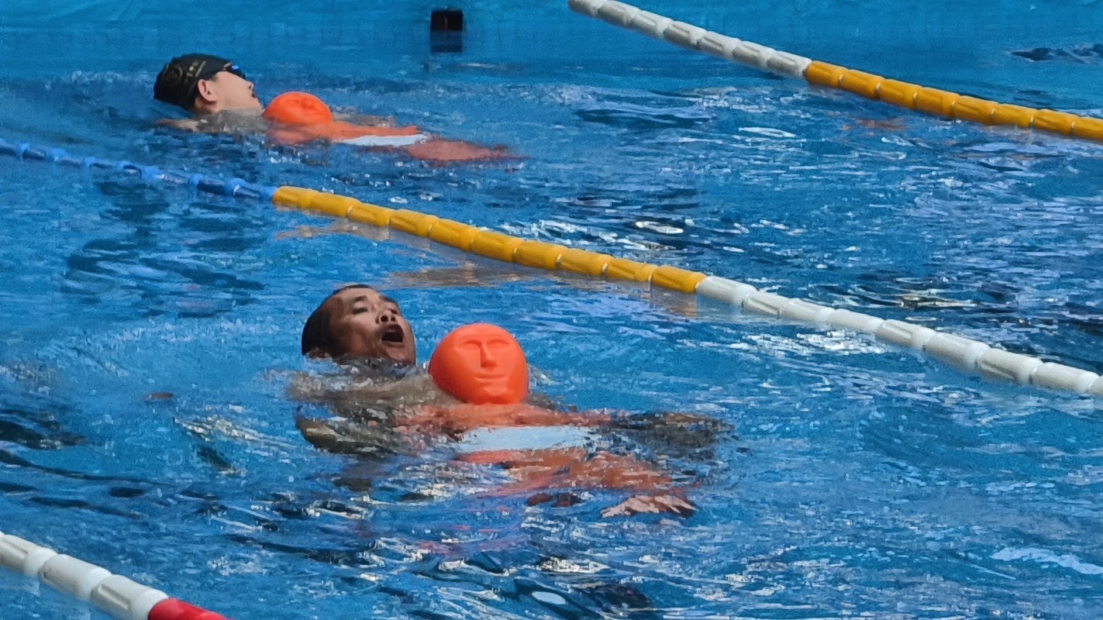 以赛促教  以赛促学 三亚市举办第五届游泳救生技能大比武