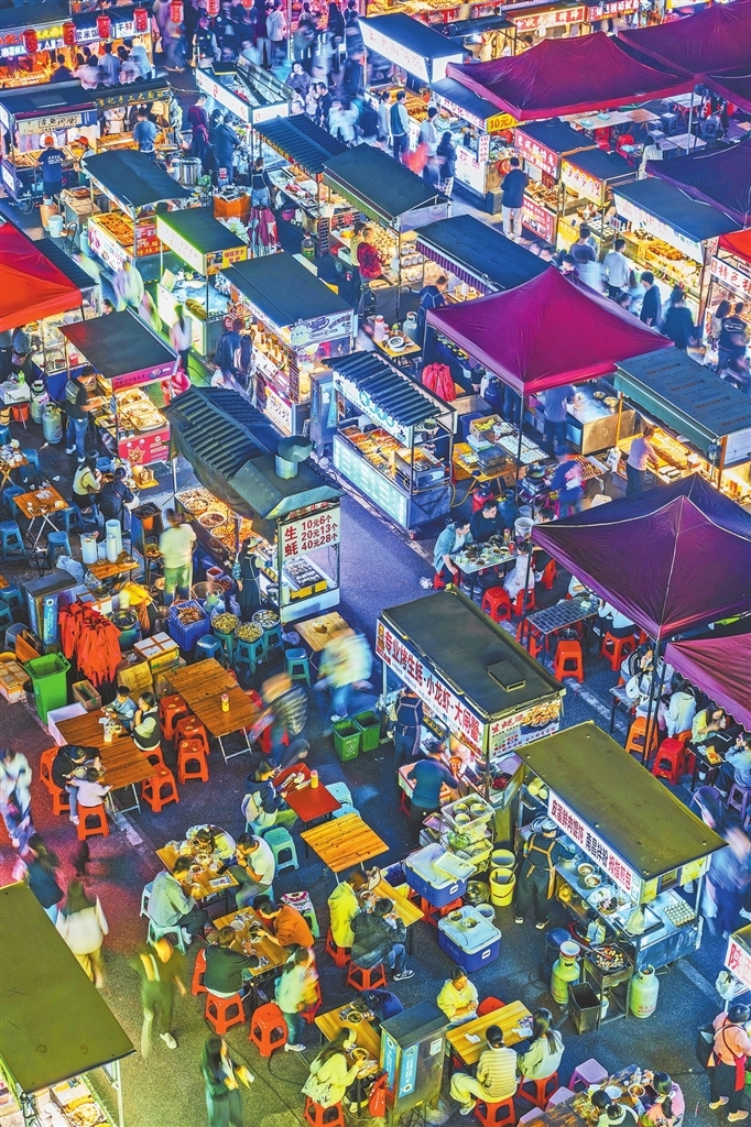 南昌经开区紫荆夜市:舌尖滋味 烟火画卷(图)
