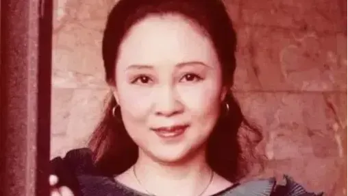 琼瑶：高考两度落榜，三度自杀,41岁插足别人婚姻，她才是大女主封面图