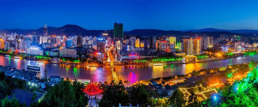 “兰哈顿”时装周申请出战　最佳机位快get