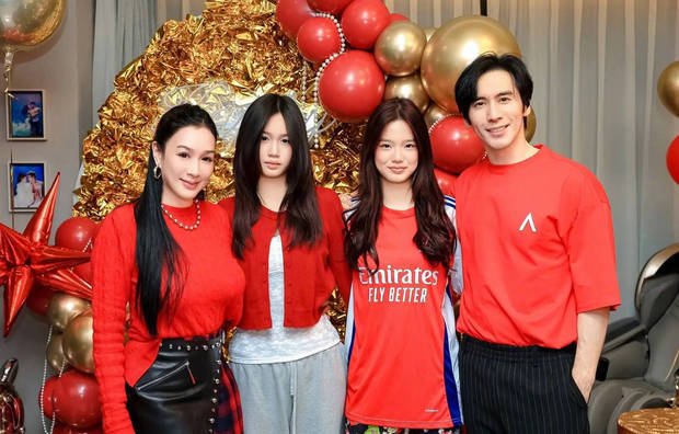 钟丽缇女儿清秀标致。