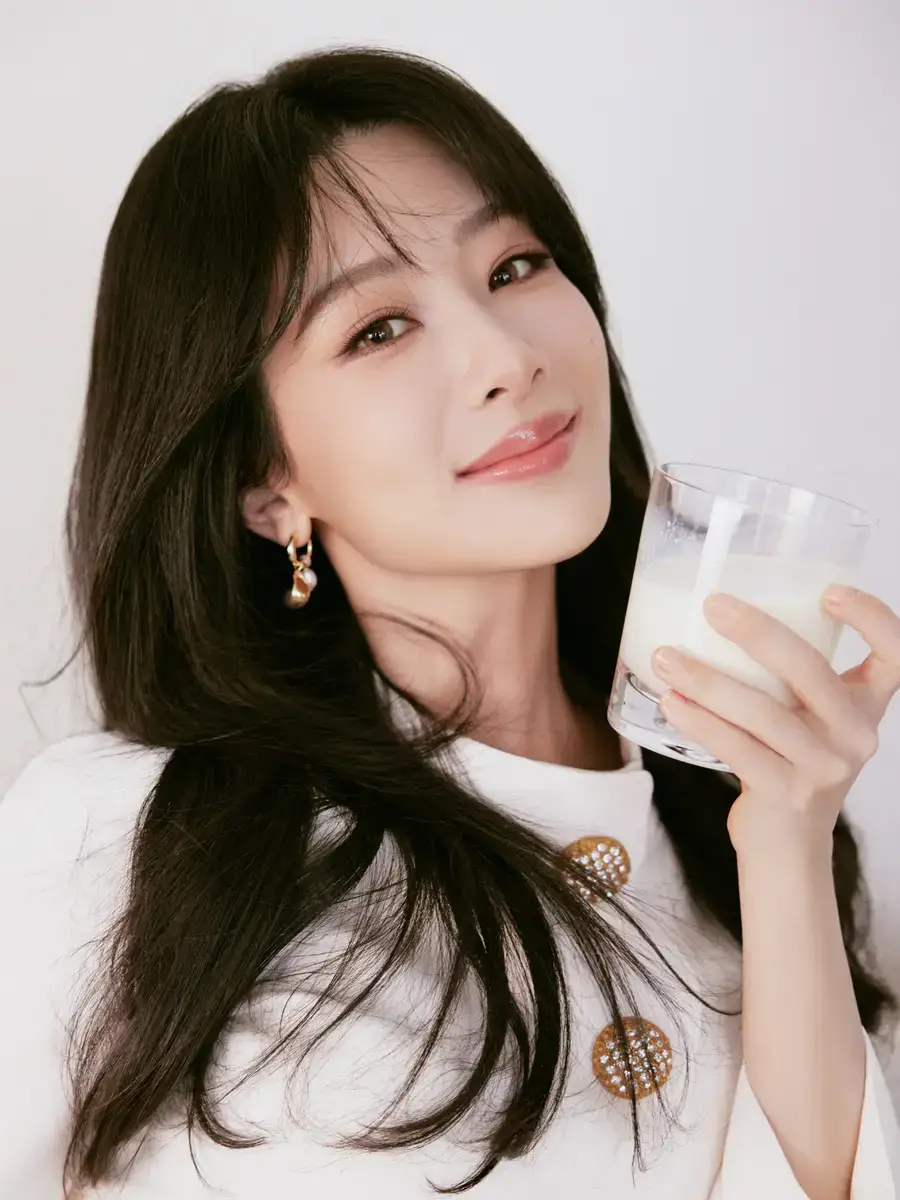 杨紫笑起来好温柔。