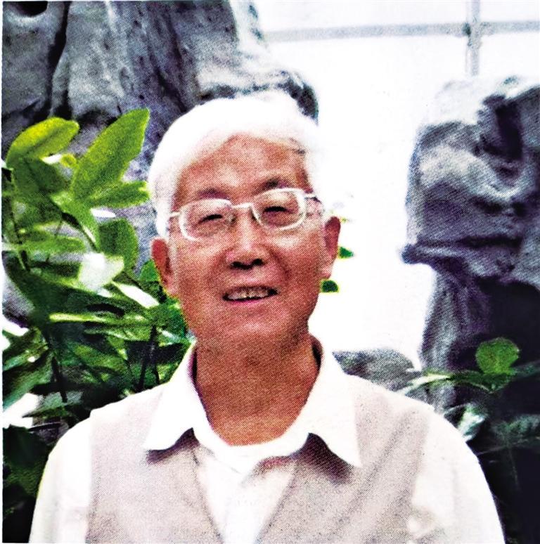 赵之印　1943年生人，高级讲师，甘肃省书法家协会会员，中国当代艺术研究会副主席、中国民族艺术协会副会长、中国书画研究院名誉院长、客座教授。获“当代兰州市文艺界名人”称号。书法作品被日本、美国、英国、西班牙、澳大利亚等国爱好者收藏。